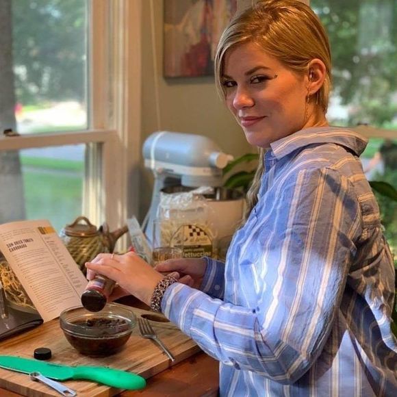 Meet your Posher, Evie - Picture 2 of 2